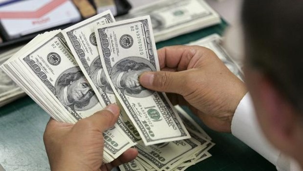 Yerliler 4 milyarlık dolar sattı rezerv azaldı