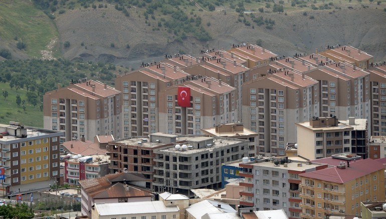 Şırnak'ta halktan askere bayraklı destek