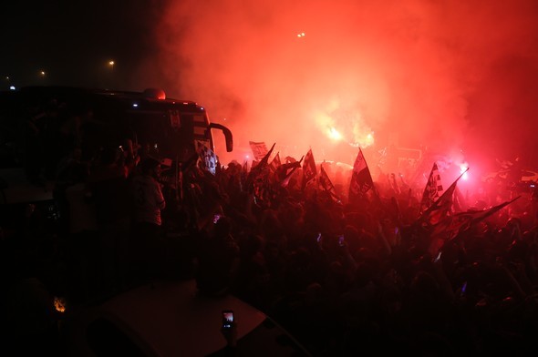 Kartal şampiyon gibi karşılandı