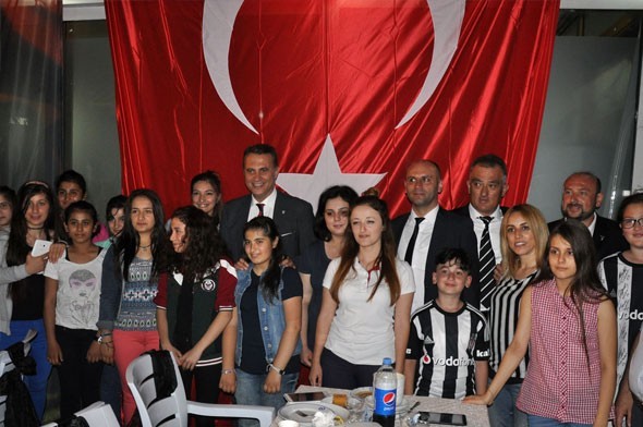 Beşiktaş Kulübü'nden semtte iftar