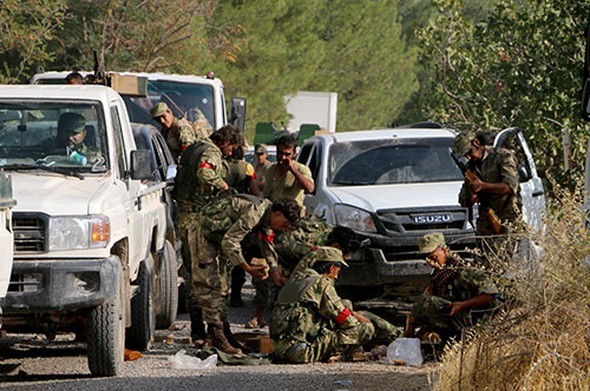 Türk tanklarını Suriye'de onlar karşıladı