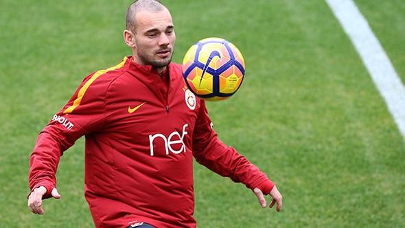 Sneijder'a yol göründü