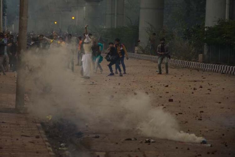 Hindistan'daki protestolar şiddetleniyor