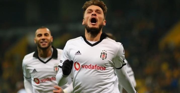 Beşiktaş'ta bir devrin sonu! 8 ismin bileti kesildi...