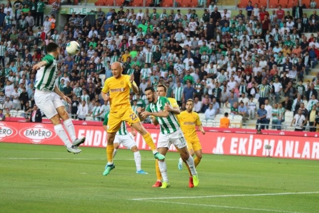 Konyaspor beraberliklere kaldığı yerden devam