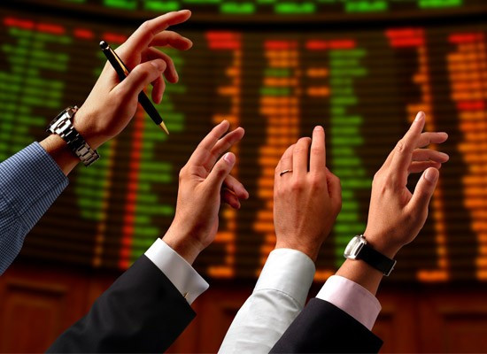 Borsa İstanbul'dan 2 hisse ve 2 yatırımcıya tedbir kararı