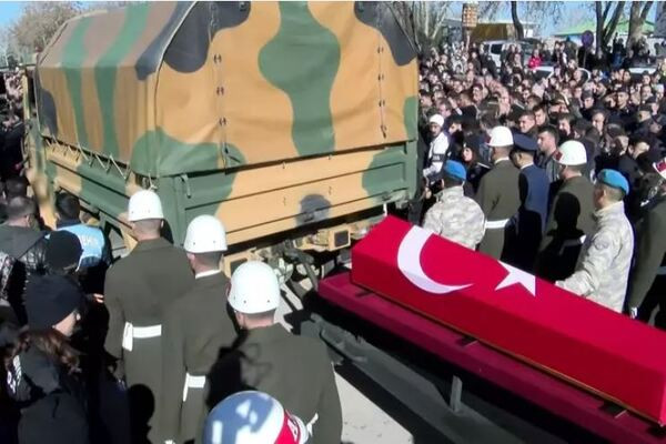 Türkiye Pençe-Kilit Harekatı şehitlerini uğurladı