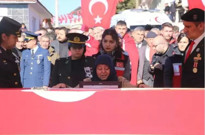 Türkiye Pençe-Kilit Harekatı şehitlerini uğurladı